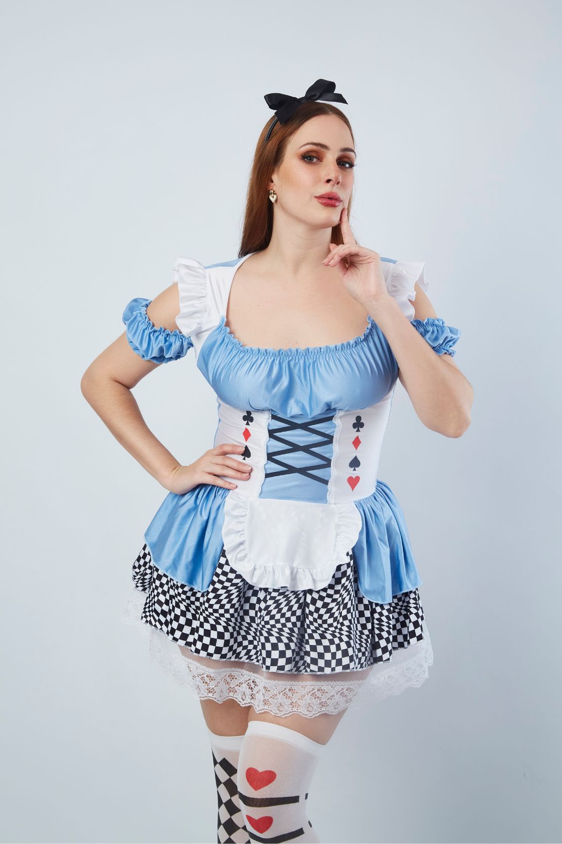 ALICIA IN WONDERLAND