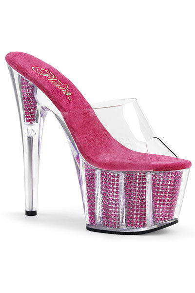 TACONES CON DETALLE DE BOTONES EN LA PLATAFORMA